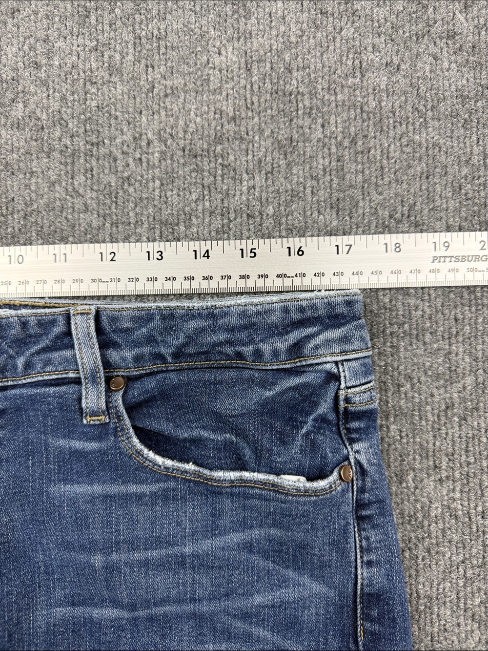 PAIGE Brigitte Mid Rise Boyfriend Cropped Dark Blue  Jeans, Size 31 - Picture 2 of 9
